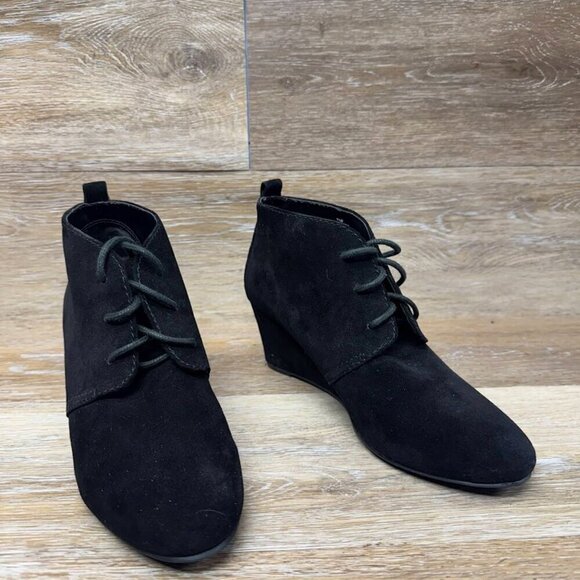 Nine West Illusion Black Suede Lace Up Wedge Heel Bootie Women's Size 7.5 - Picture 6 of 7